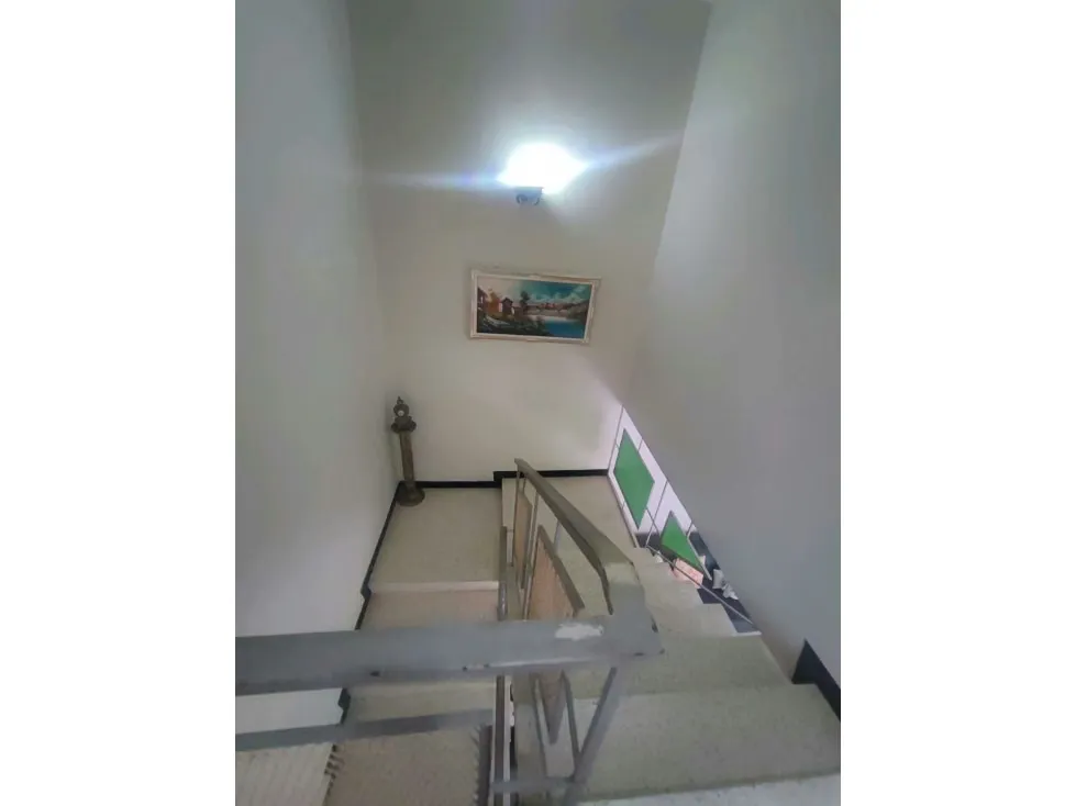 Se vende casa en calle cerrada 320m2 El Marqués 1089 - 22