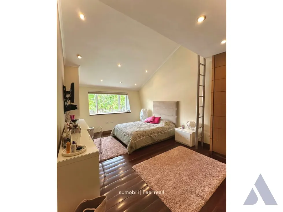 Venta Casa remodelada 779 m2 Los Naranjos 7661 - 12