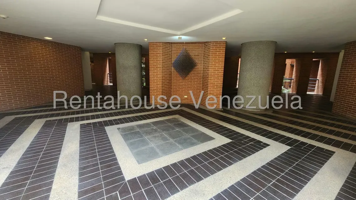Apartamento (Duplex) en Venta en Altamira, Distrito Metropolitano - 2
