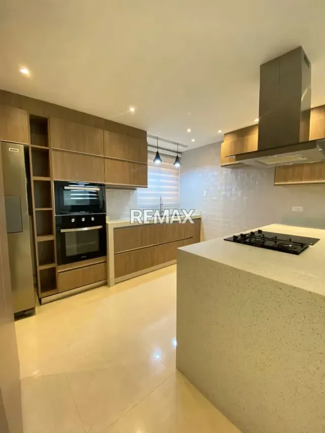 En ALQUILER apartamento ubicado en La Castellana. Residencias Paramillo Suites Ubicado en Piso 9 - 2