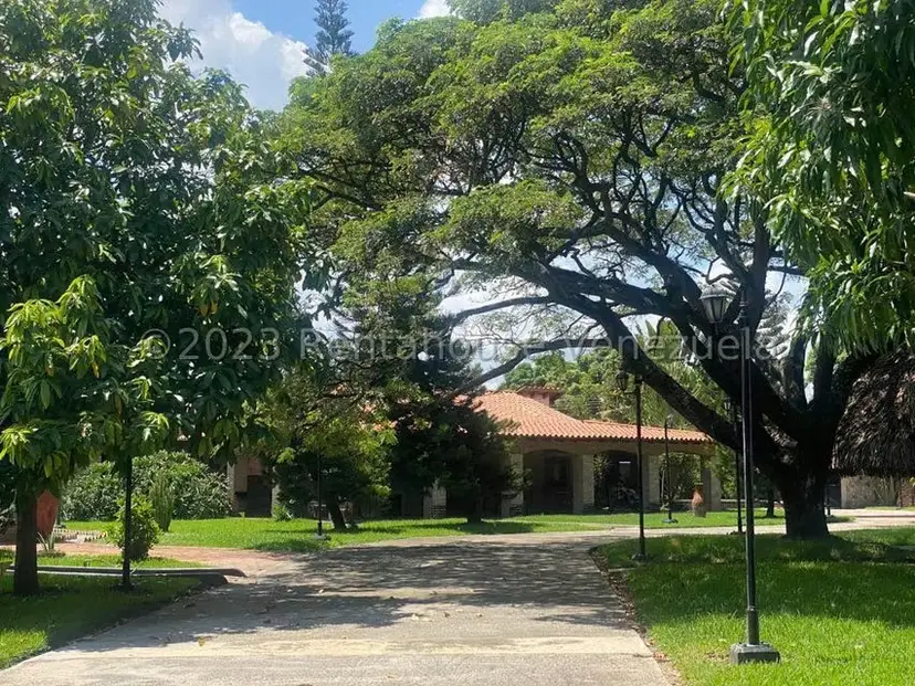 Casa (Colonial) en Venta en Flor Amarillo, Carabobo