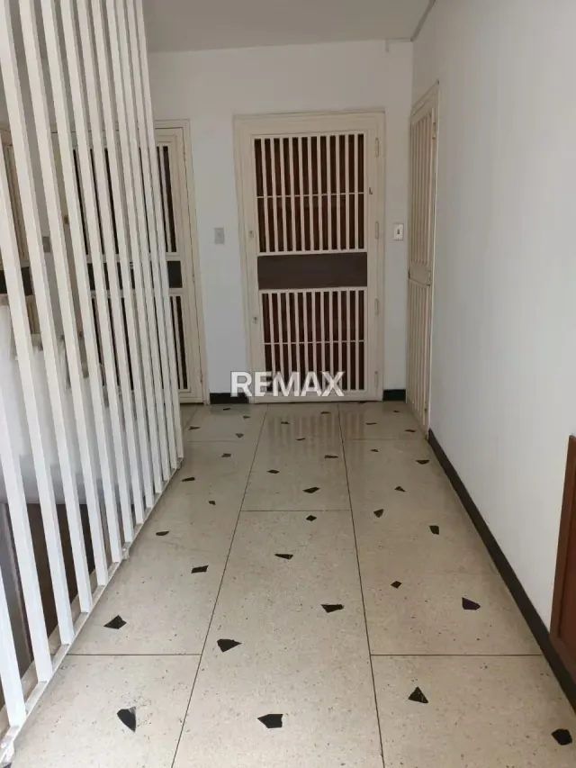 EN ALQUILER APARTAMENTO EN LAS MERCEDES - 4