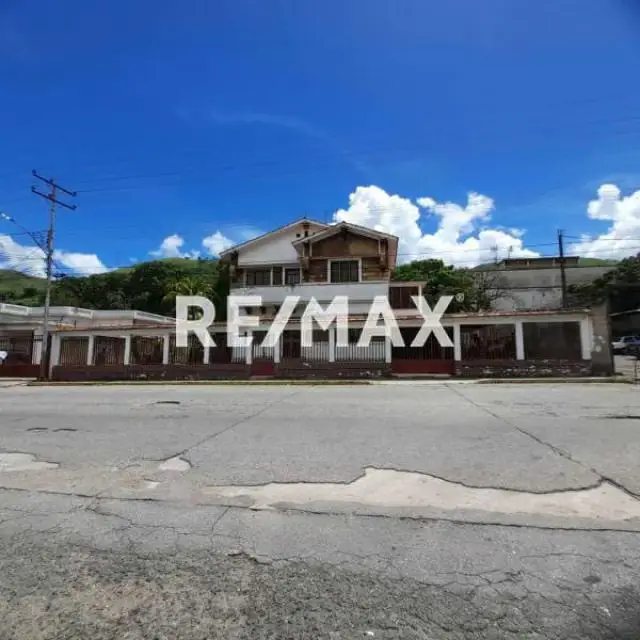 Venta exclusiva casa en la Urb. Bolívar La Victoria