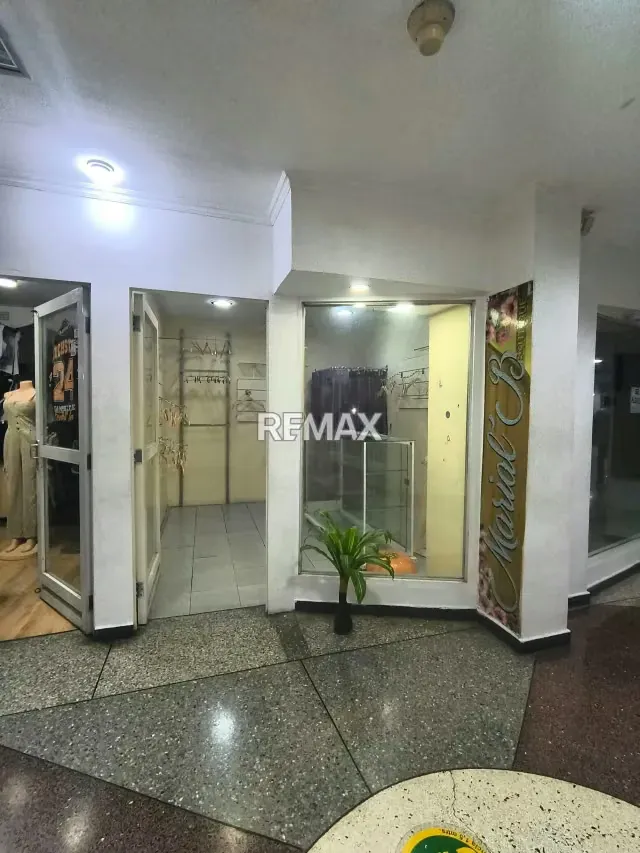 LOCAL COMERCIAL, SECTOR EL SALADILLO - 2