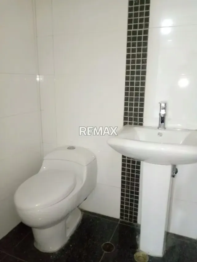 Local Comercial Centro de Conveniencias Xpress Macaracuay IV - 6