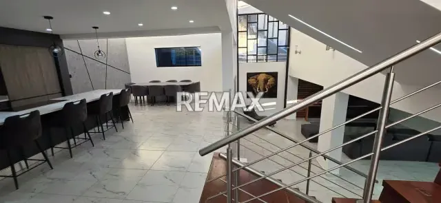 espectacular casa en los naranjos - 4