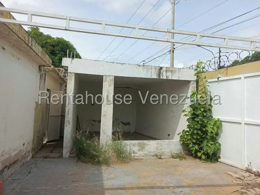 Casa (1 Nivel) en Venta en Avenida Universidad, Zulia - 12