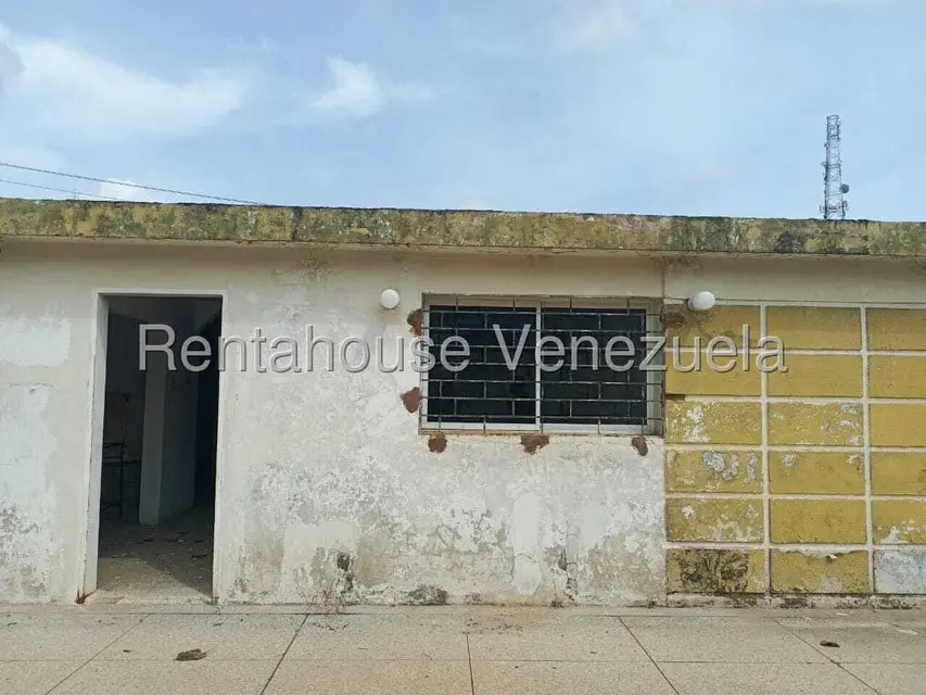 Casa (1 Nivel) en Venta en Avenida Universidad, Zulia - 13