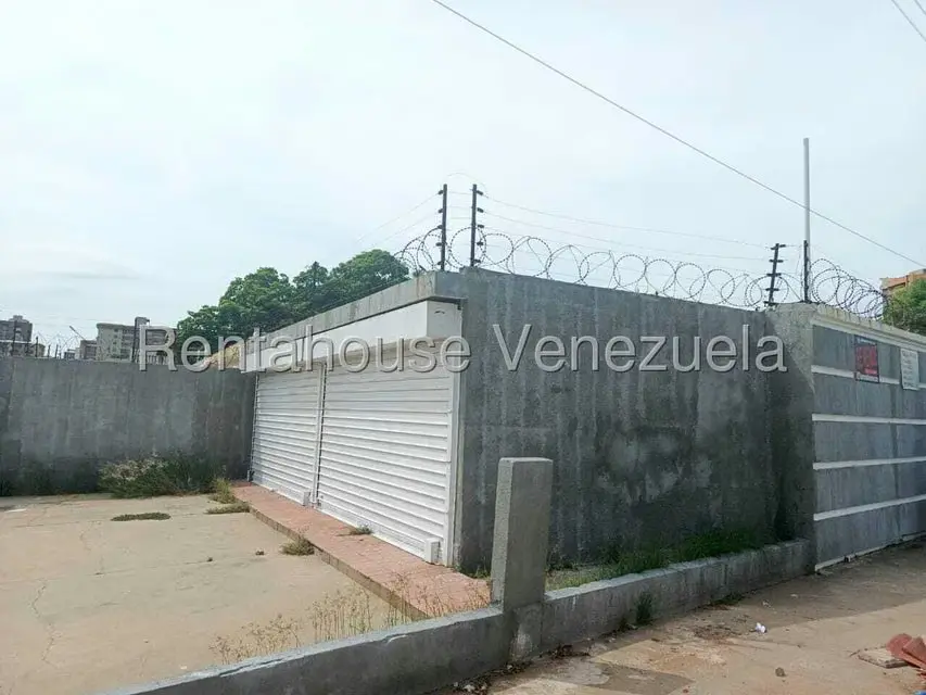 Casa (1 Nivel) en Venta en Avenida Universidad, Zulia - 15