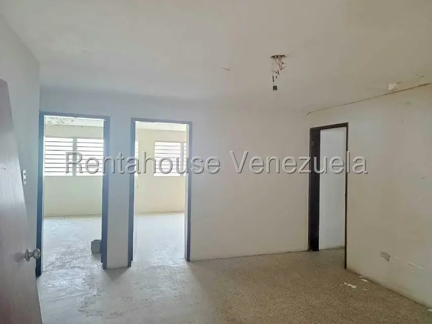 Casa (1 Nivel) en Venta en Avenida Universidad, Zulia - 4