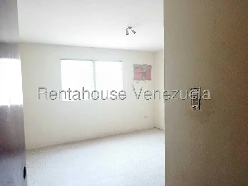 Casa (1 Nivel) en Venta en Avenida Universidad, Zulia - 6
