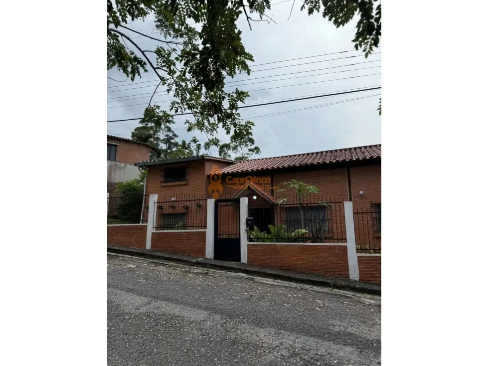 CASA EN URBANIZACION ALTAMIRA LA ENTRADA NAGUANAGUA