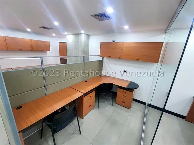 Oficina en Alquiler en Santa Paula, Distrito Metropolitano - 5