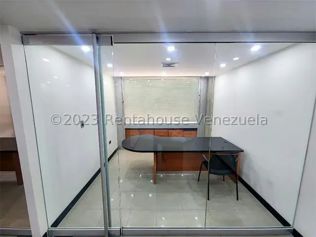 Oficina en Alquiler en Santa Paula, Distrito Metropolitano - 9