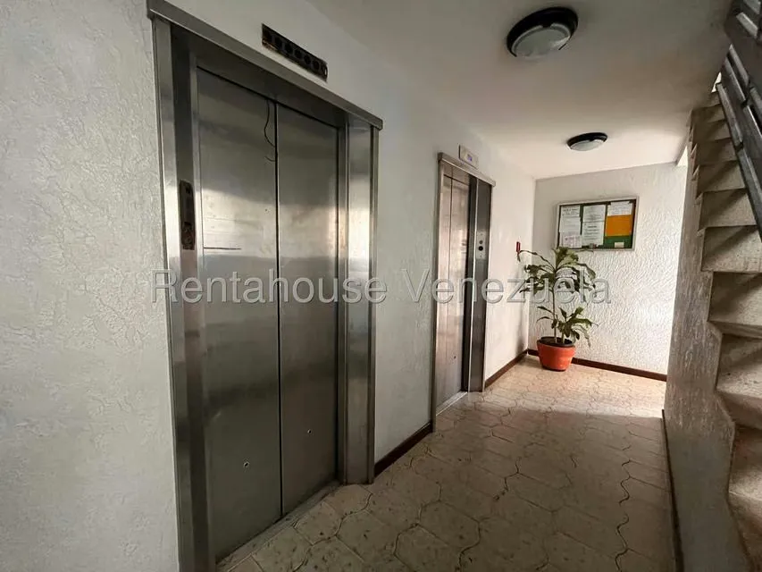 Apartamento (1 Nivel) en Venta en La Urbina, Distrito Metropolitano - 24