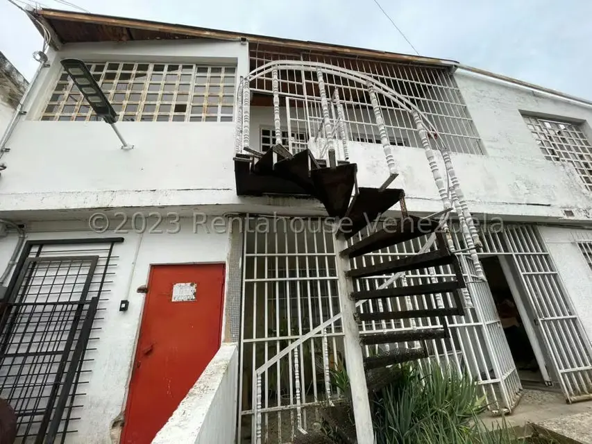 Casa (Duplex) en Venta en El Viñedo, Carabobo - 2