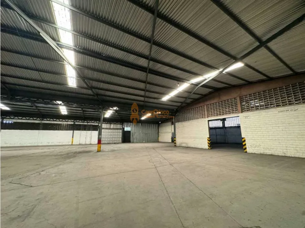 COMPLEJO DE GALPONES DE 13.000 M2 ZONA INDUSTRIAL - 20