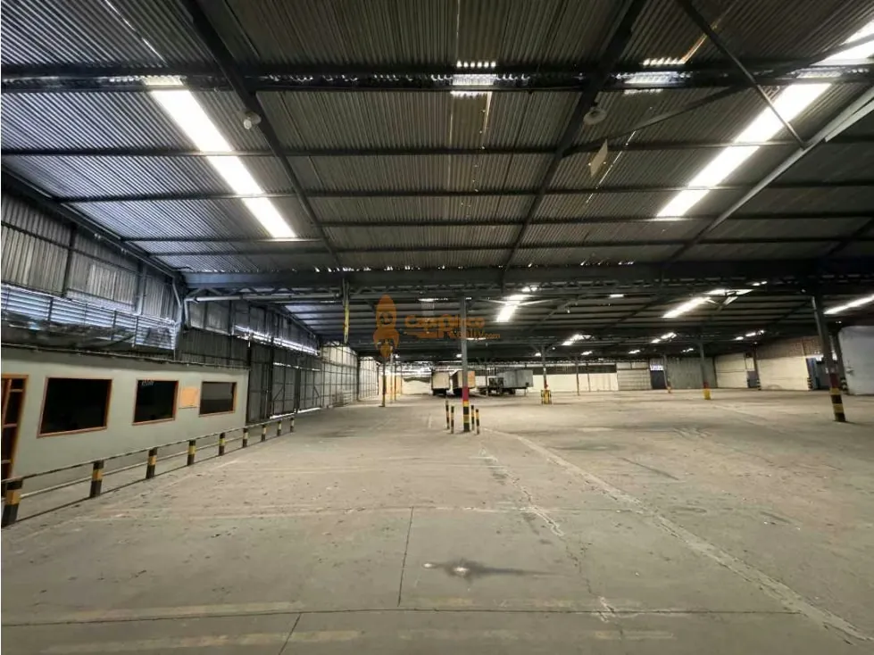 COMPLEJO DE GALPONES DE 13.000 M2 ZONA INDUSTRIAL - 5