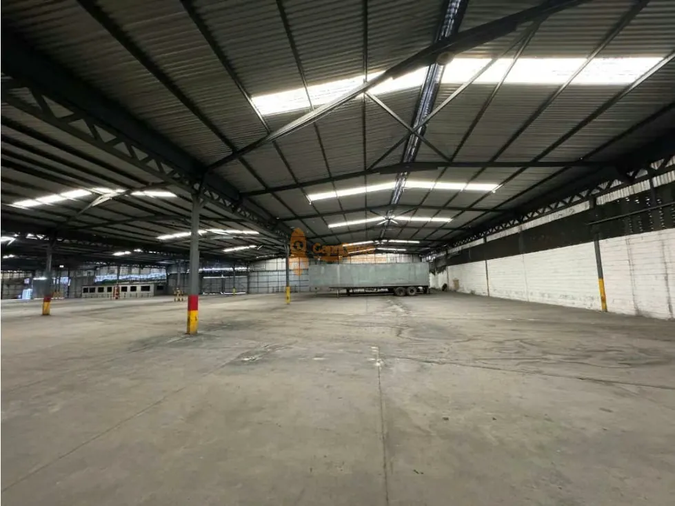 COMPLEJO DE GALPONES DE 13.000 M2 ZONA INDUSTRIAL - 6