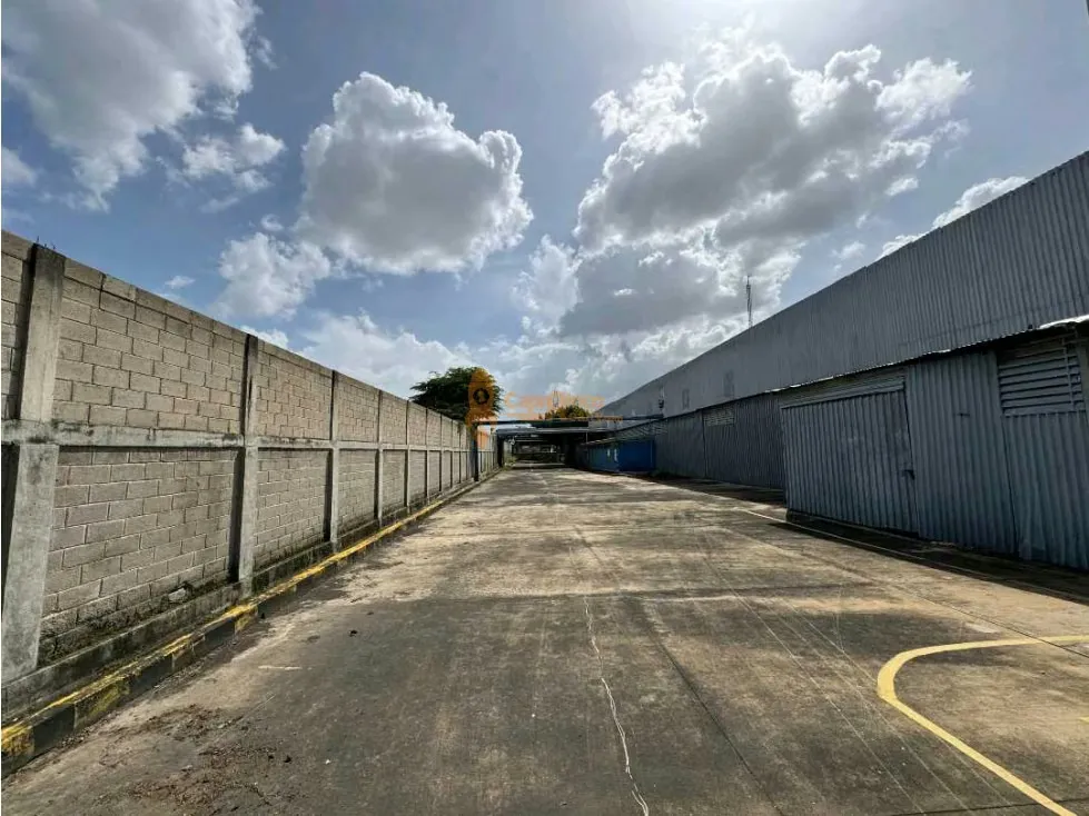 COMPLEJO DE GALPONES DE 13.000 M2 ZONA INDUSTRIAL - 8