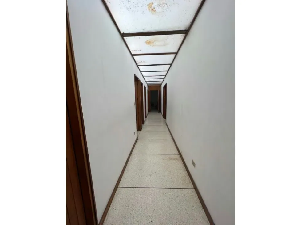 Se vende casa 1400 m2 10h/14b/8p Country Club 6658 - 9