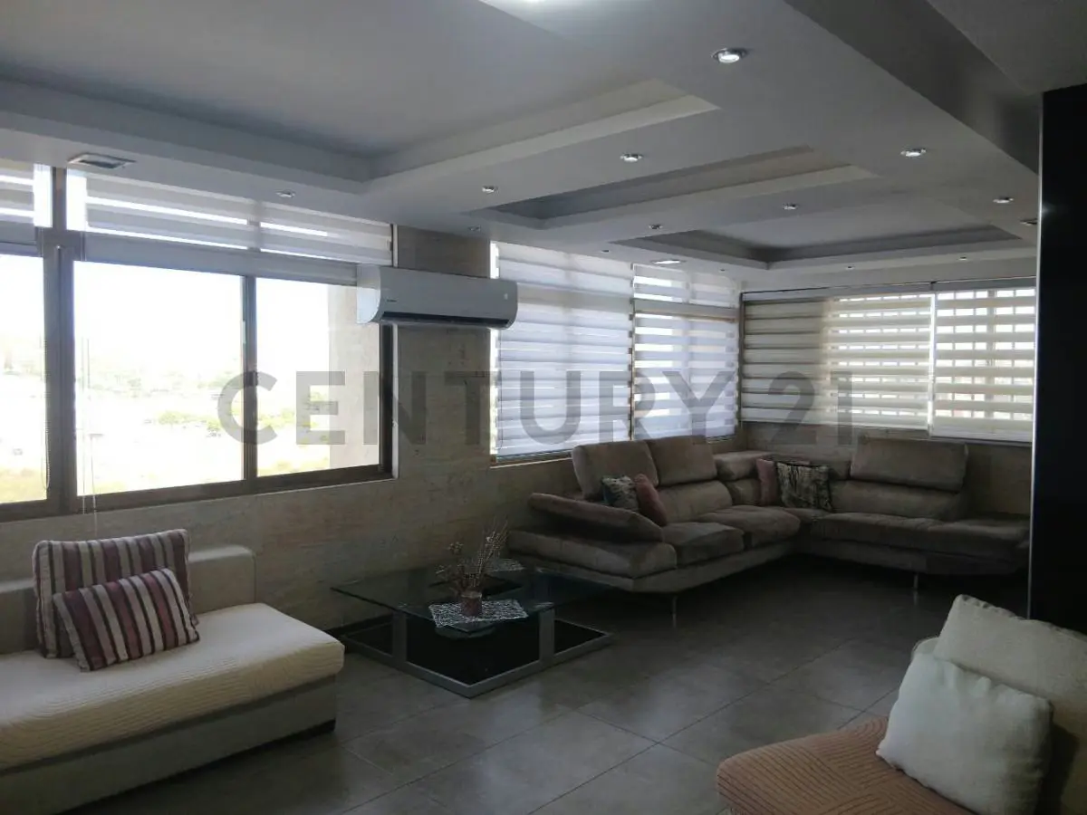 Espectacular Penthouse en Los Geranios, municipio Maneiro - 13