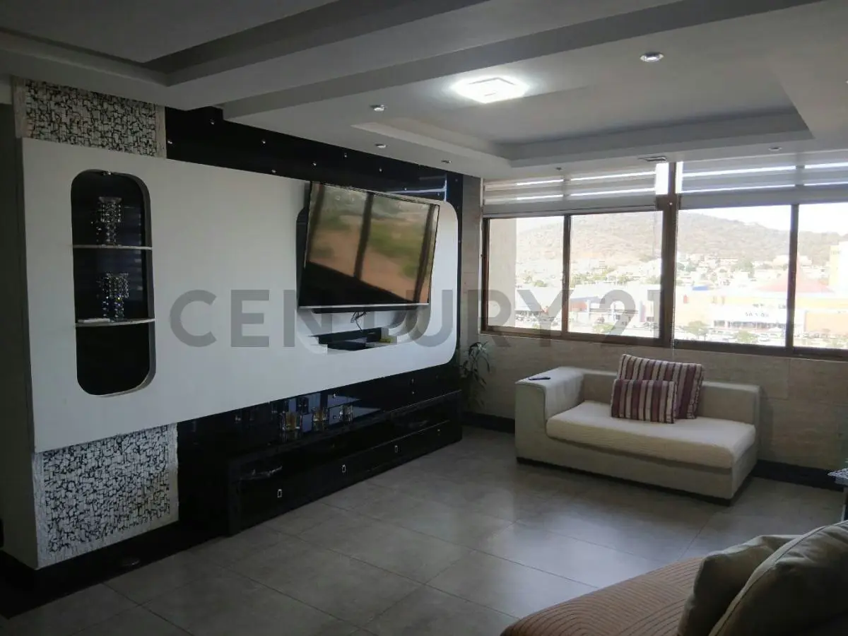 Espectacular Penthouse en Los Geranios, municipio Maneiro - 14