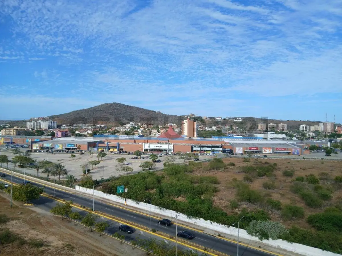 Espectacular Penthouse en Los Geranios, municipio Maneiro - 20