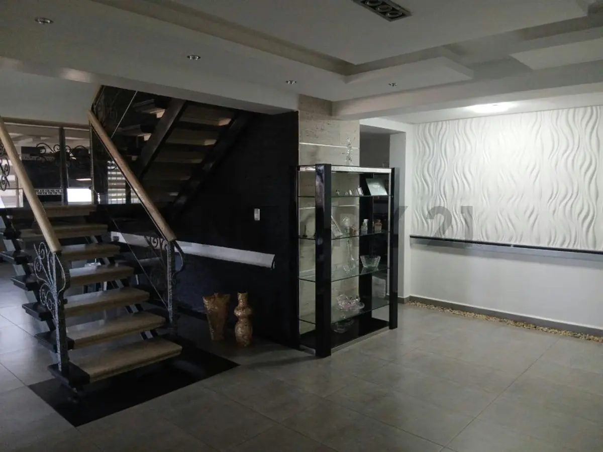 Espectacular Penthouse en Los Geranios, municipio Maneiro - 9