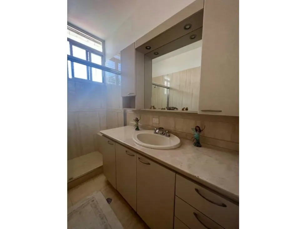 Se vende casa 730m2 4h/6b/4p Caurimare 4790 - 25
