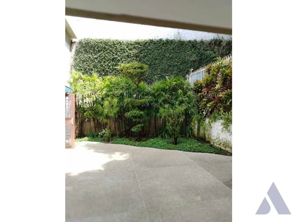 Vendo apartamento tipo townhouse 330m2 San Bernardino 0219