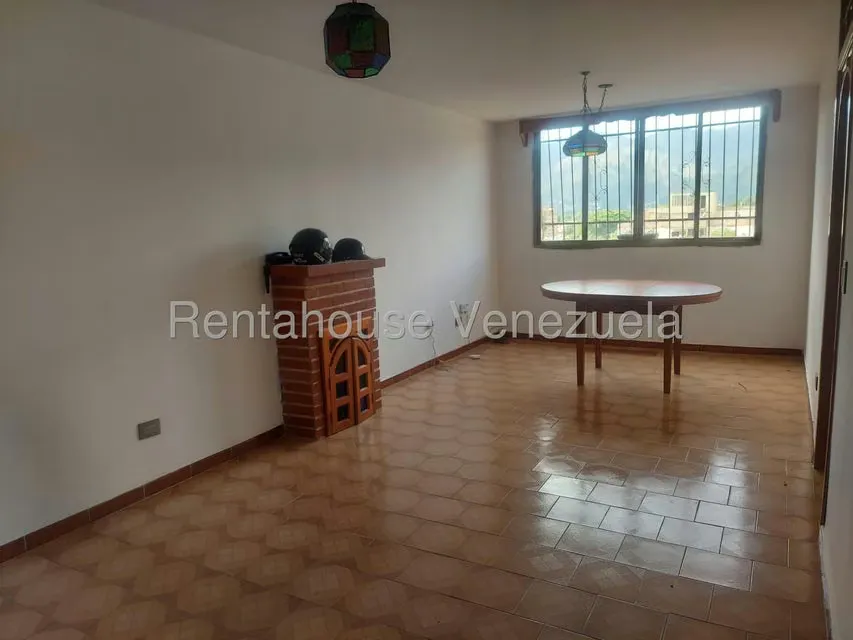 Apartamento (1 Nivel) en Alquiler en Casco Central, Carabobo - 2