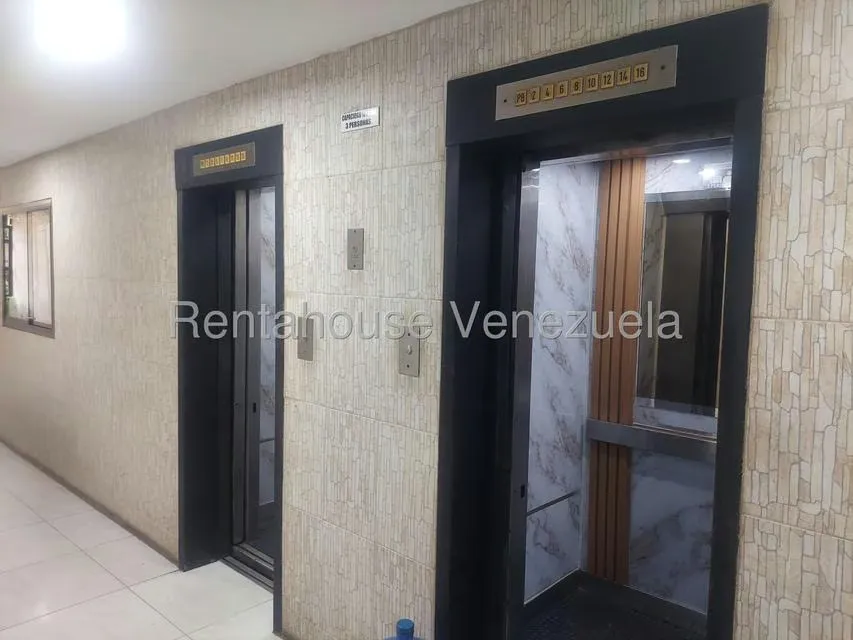 Apartamento (1 Nivel) en Alquiler en Casco Central, Carabobo - 12