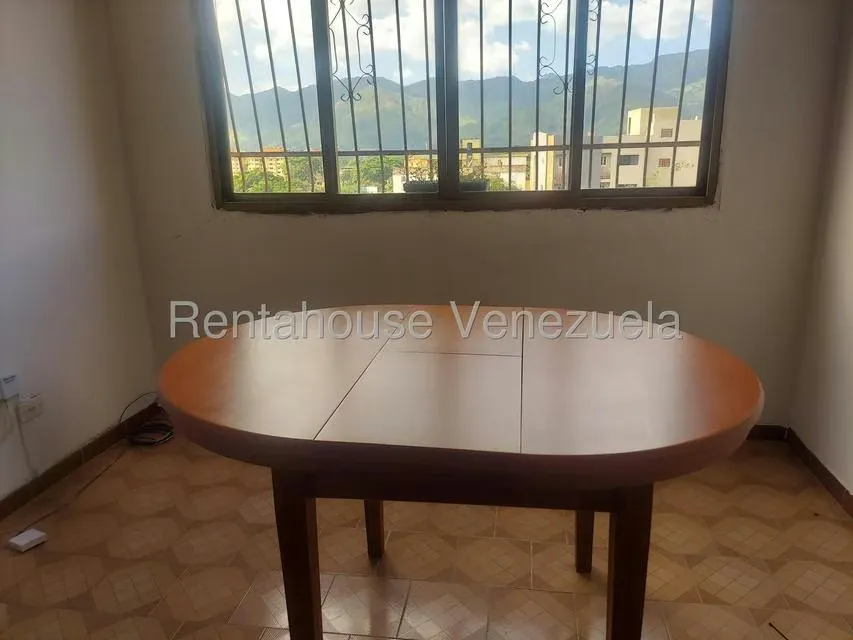 Apartamento (1 Nivel) en Alquiler en Casco Central, Carabobo - 3