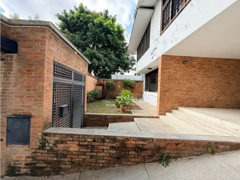 Casa en venta 530m2 4H+S/4.5B+S/3P Altamira - 2