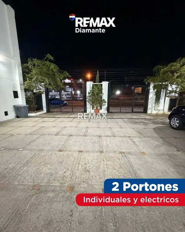 Edificio de lujo Comercial - 2