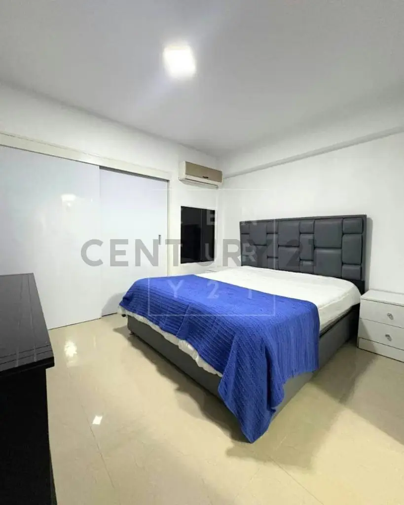 Se alquila comodo apartamento
