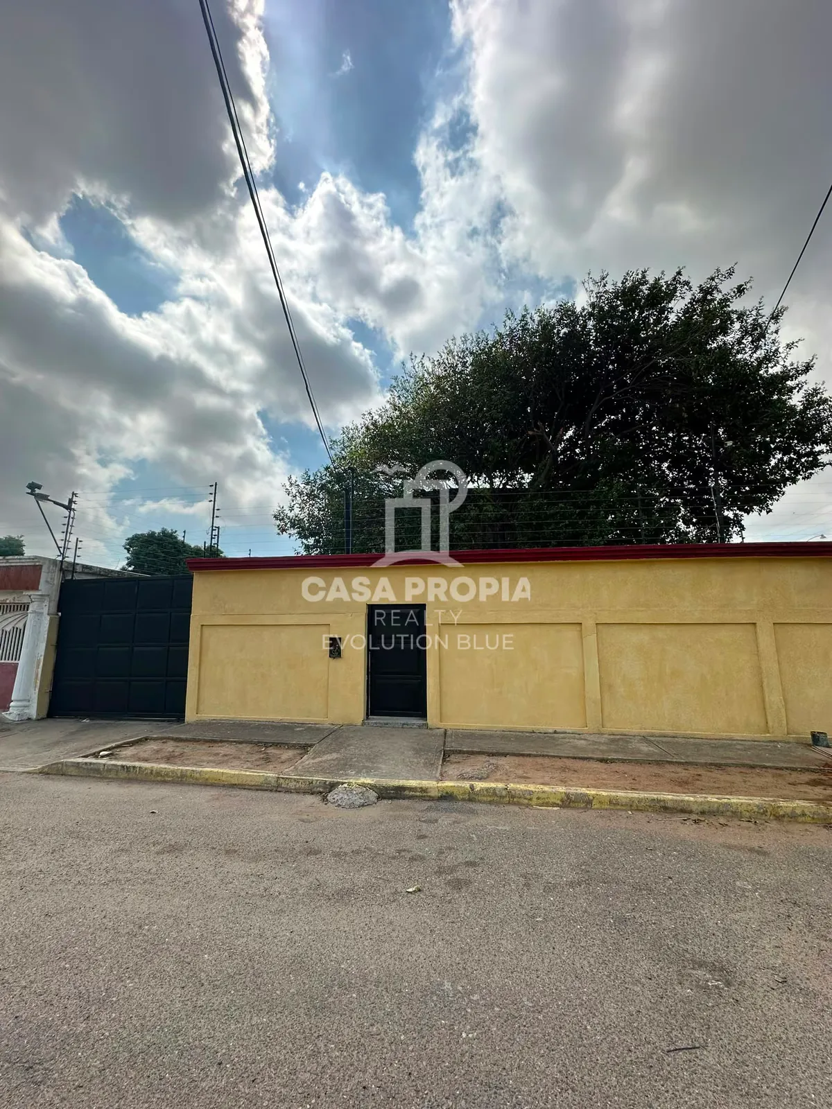 Casa con Galpón comercial sector la Floresta