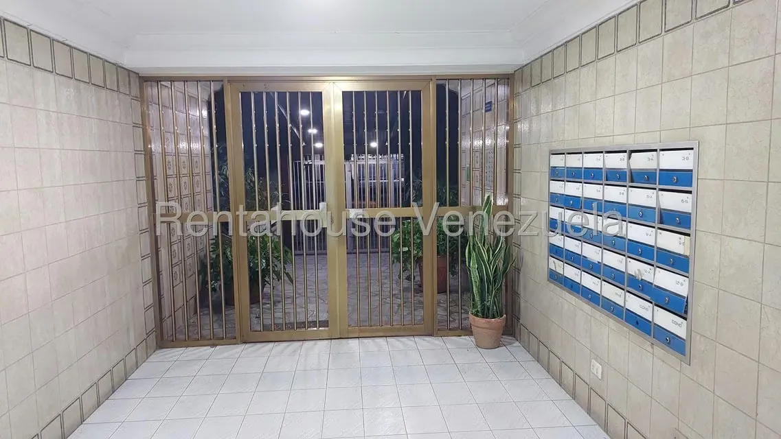 Apartamento (1 Nivel) en Venta en La Urbina, Distrito Metropolitano - 24