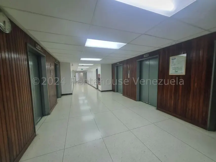Oficina en Venta en Los Palos Grandes, Distrito Metropolitano - 11