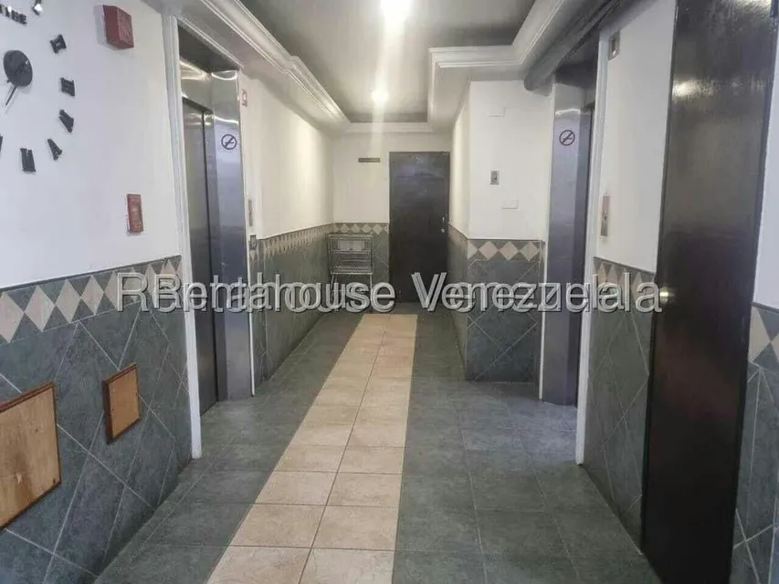 Apartamento (1 Nivel) en Venta en Lomas del Este, Carabobo - 2