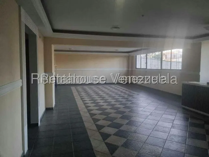 Apartamento (1 Nivel) en Venta en Lomas del Este, Carabobo - 3