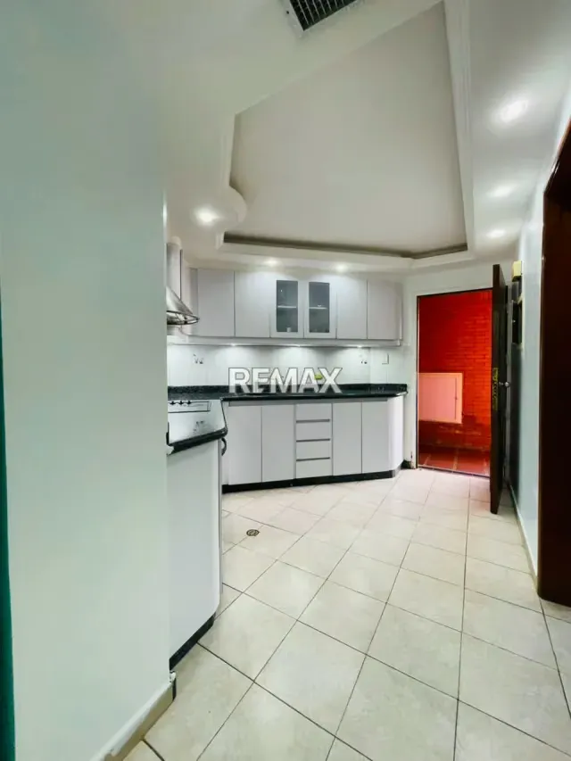 SE VENDE ESPECTACULAR APARTAMENTO - 3