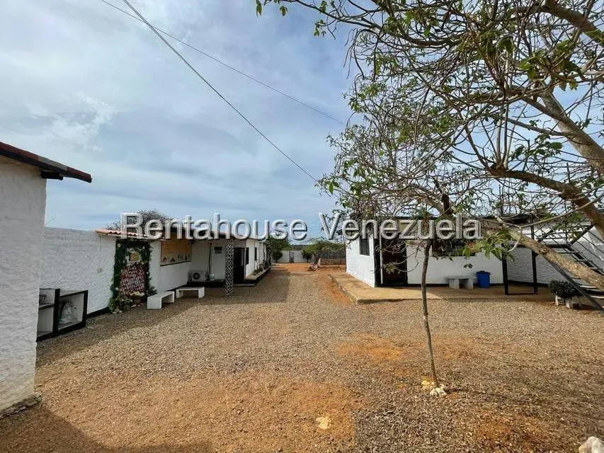 Local Comercial en Venta en Pueblo Nuevo, Falcon - 2