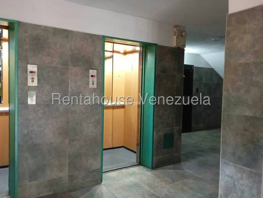 Apartamento (1 Nivel) en Venta en Parque Caiza, Distrito Metropolitano - 24