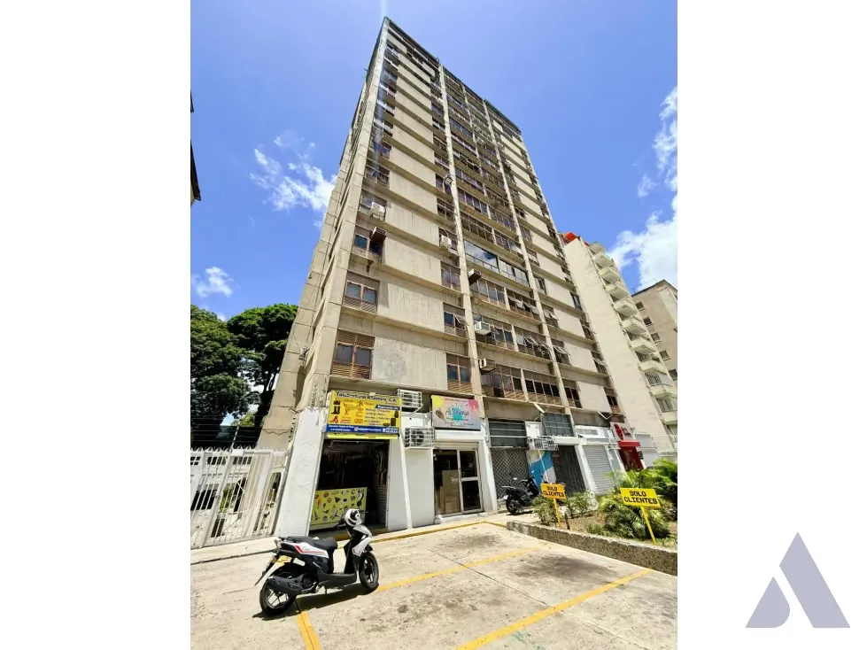 Alquilo apartamento remodelado 155m2 Altamira Sur 6818