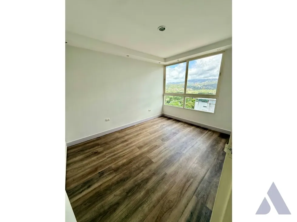 Alquilo apartamento remodelado 155m2 Altamira Sur 6818 - 6
