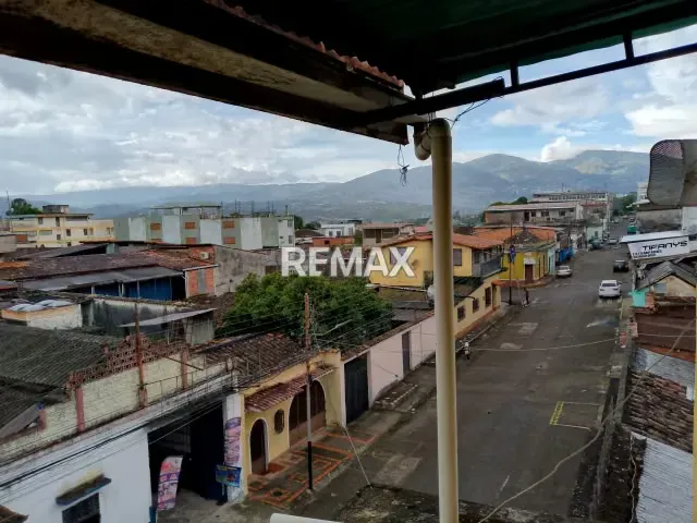 CASA PARA INVERSION ubicada en Barrio Obrero - 8