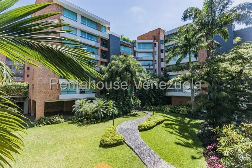 Apartamento (1 Nivel) en Alquiler en Campo Alegre, Distrito Metropolitano