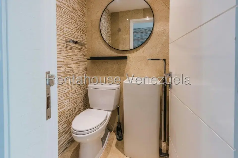 Apartamento (1 Nivel) en Alquiler en Campo Alegre, Distrito Metropolitano - 11